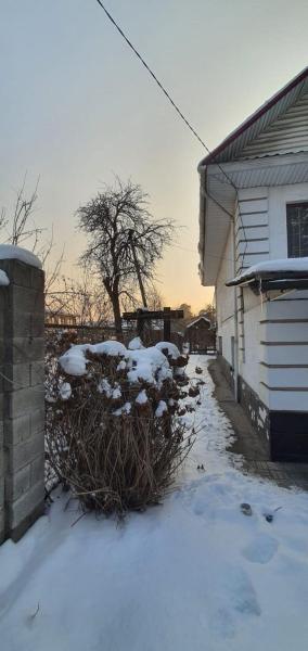 Дом 3 уровня с участком 8 соток